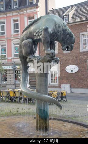 Aachen - das Bahkauv (aus Bachkalb, auch Badekalb, mundartlich auch Bakauf, Baakauf, Bahkauf oder Bakauv) ist ein Fabelwesen aus Aachen Stockfoto