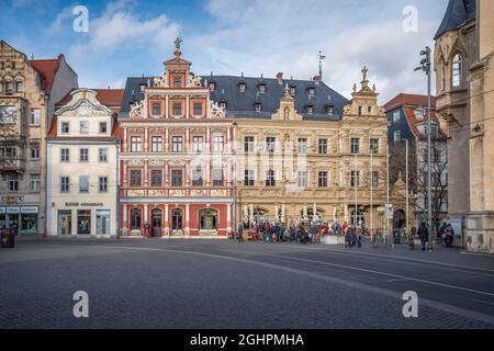 Haus zum Breiten Herd und Guildehaus am Fischmarkt - Erfurt, Thüringen, Deutschland Stockfoto