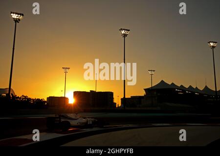 Robert Kubica (POL) Williams FW40. 29.11.2017. Formel-1-Tests, Yas Marina Circuit, Abu Dhabi, Mittwoch. Bildnachweis sollte lauten: XPB/Press Association Images. Stockfoto