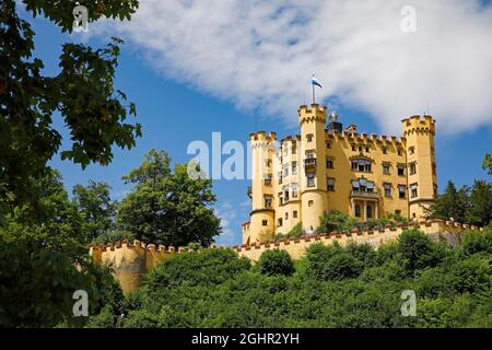 Schloss Hohenschwangau, Schwangau, Königswinkel, Romantikstraße, Ostallgäu, Allgäu, Schwaben, Bayern, Deutschland Stockfoto