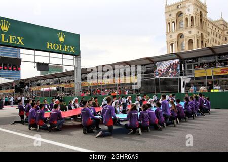 Grid-Atmosphäre. 29.04.2018. Formel-1-Weltmeisterschaft, Rd 4, Großer Preis Von Aserbaidschan, Baku Street Circuit, Aserbaidschan, Wettkampftag. Bildnachweis sollte lauten: XPB/Press Association Images. Stockfoto