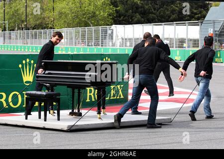 Grid-Atmosphäre. 29.04.2018. Formel-1-Weltmeisterschaft, Rd 4, Großer Preis Von Aserbaidschan, Baku Street Circuit, Aserbaidschan, Wettkampftag. Bildnachweis sollte lauten: XPB/Press Association Images. Stockfoto