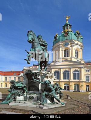 Reiterstatue des Kurfürsten Friedrich Wilhelm von Brandenburg, Schloss Charlottenburg, Berlin, Deutschland Stockfoto