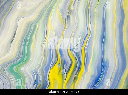 Abstraktes Bild von verschiedenen Farben der Acrylfarbe gemischt Mit einer Technik zum Ausgießen von Farben Stockfoto