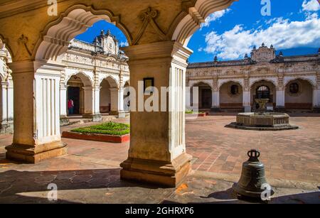 Alte Universität von San Carlos, Antigua, Antigua, Guatemala Stockfoto