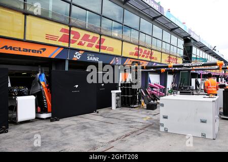 McLaren Boxengarage. 13.03.2019. Formel-1-Weltmeisterschaft, Rd 1, Großer Preis Von Australien, Albert Park, Melbourne, Australien, Vorbereitungstag. Bildnachweis sollte lauten: XPB/Press Association Images. Stockfoto