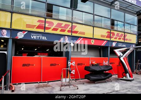 Ferrari Boxengarage. 13.03.2019. Formel-1-Weltmeisterschaft, Rd 1, Großer Preis Von Australien, Albert Park, Melbourne, Australien, Vorbereitungstag. Bildnachweis sollte lauten: XPB/Press Association Images. Stockfoto