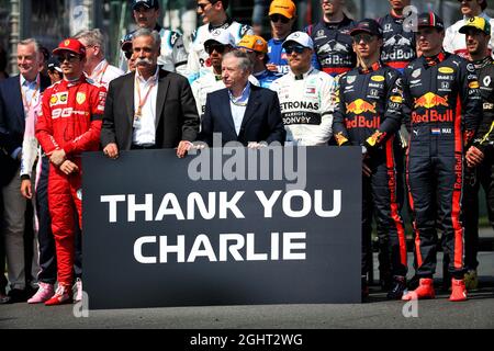 Chase Carey (USA), Vorsitzender der Formel-1-Gruppe, Jean Todt (FRA), FIA-Präsident, und Fahrer würdigen Charlie Whiting. 17.03.2019. Formel-1-Weltmeisterschaft, Rd 1, Großer Preis Von Australien, Albert Park, Melbourne, Australien, Wettkampftag. Bildnachweis sollte lauten: XPB/Press Association Images. Stockfoto