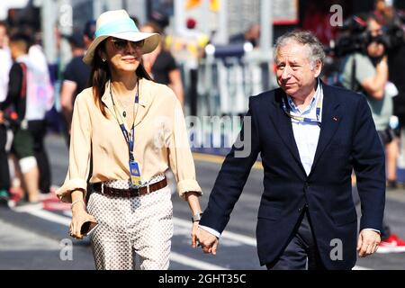 Jean Todt (FRA) FIA Präsident mit seiner Frau Michelle Yeoh (Mal). 17.03.2019. Formel-1-Weltmeisterschaft, Rd 1, Großer Preis Von Australien, Albert Park, Melbourne, Australien, Wettkampftag. Bildnachweis sollte lauten: XPB/Press Association Images. Stockfoto