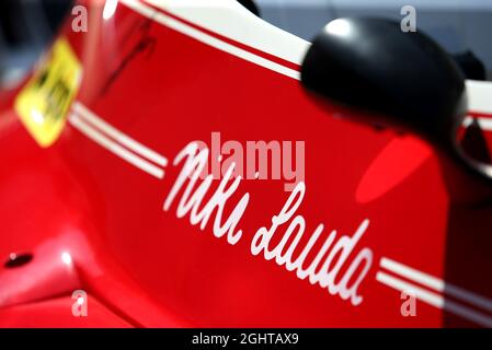 Ein Ferrari F1-Auto als Teil einer Hommage an Niki Lauda. 27.06.2019. Formel 1 Weltmeisterschaft, Rd 9, Großer Preis Von Österreich, Spielberg, Österreich, Tag Der Vorbereitung. Bildnachweis sollte lauten: XPB/Press Association Images. Stockfoto