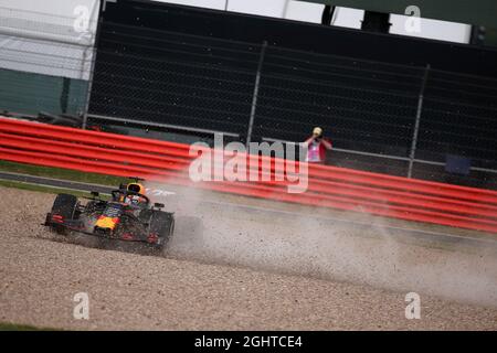 Sebastian Vettel (GER) Ferrari SF90 stürzt in den Rücken von Max Verstappen (NLD) Red Bull Racing RB15. 14.07.2019. Formel-1-Weltmeisterschaft, Rd 10, Großer Preis Von Großbritannien, Silverstone, England, Wettkampftag. Bildnachweis sollte lauten: XPB/Press Association Images. Stockfoto