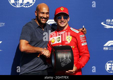 Charles Leclerc (MON) Ferrari erhält den Pirelli Pole Position Award. 31.08.2019. Formel-1-Weltmeisterschaft, Rd 13, Großer Preis Von Belgien, Spa Francorchamps, Belgien, Qualifizierender Tag. Bildnachweis sollte lauten: XPB/Press Association Images. Stockfoto