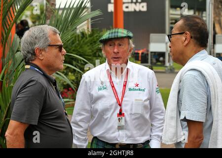 (L bis R): Sir Martin Sorrell (GBR) mit Jackie Stewart (GBR) und Colin SYN (SIN) Singapore GP Promotor. 22.09.2019. Formel-1-Weltmeisterschaft, Rd 15, Großer Preis Von Singapur, Marina Bay Street Circuit, Singapur, Renntag. Bildnachweis sollte lauten: XPB/Press Association Images. Stockfoto