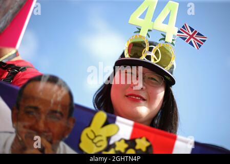 Circuit Atmosphere - Lewis Hamilton (GBR) Mercedes AMG F1 Fan. 10.10.2019. Formel 1 Weltmeisterschaft, Rd 17, Großer Preis Von Japan, Suzuka, Japan, Tag Der Vorbereitung. Bildnachweis sollte lauten: XPB/Press Association Images. Stockfoto