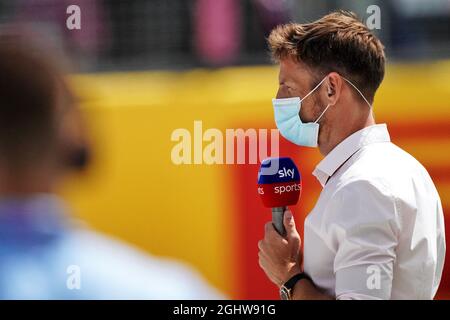 Jenson-Taste (GBR) Sky Sports F1-Presenter auf der Startaufstellung. 02.08.2020. Formel-1-Weltmeisterschaft, Rd 4, Großer Preis Von Großbritannien, Silverstone, England, Wettkampftag. Bildnachweis sollte lauten: XPB/Press Association Images. Stockfoto