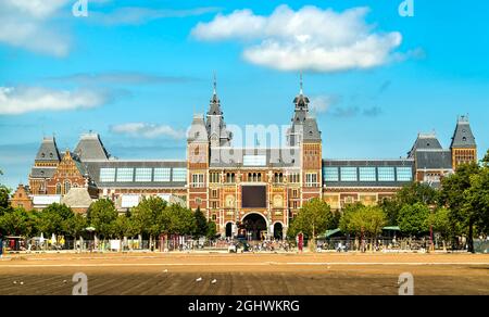 Blick auf das Rijksmuseum in Amsterdam, Niederlande Stockfoto