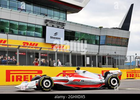 2022 Markteinführung. 15.07.2021. Formel-1-Weltmeisterschaft, Rd 10, Großer Preis Von Großbritannien, Silverstone, England, Tag Der Vorbereitung. Bildnachweis sollte lauten: XPB/Press Association Images. Stockfoto