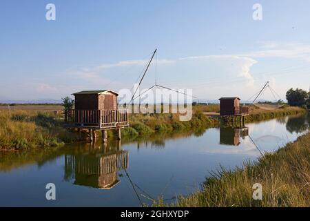 Holz- Angeln Haus entlang des Kanals in Cervia Ravenna Provinz. Italien Stockfoto