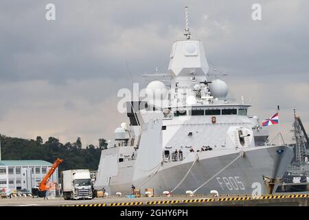 Kanagawa, Japan. September 2021. Eine Fregatte der Royal Netherlands Navy. HNLMS Evertsen (F805), das vierte Schiff der Fregatten der De Zeven Provinschen-Klasse, rief vom 5. September 2021 bis zum 7. September 2021 auf dem Yokosuka Air Base, Japan, an. Am 7. September 2021 in Tokio, Japan. (Foto von Kazuki Oishi/Sipa USA) Quelle: SIPA USA/Alamy Live News Stockfoto