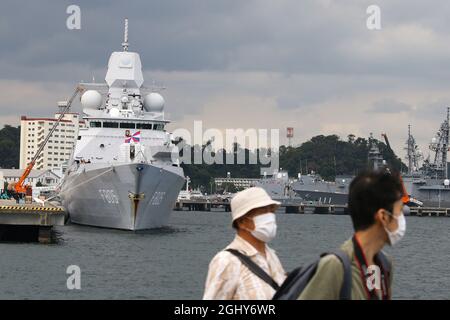 Kanagawa, Japan. September 2021. Eine Fregatte der Royal Netherlands Navy. HNLMS Evertsen (F805), das vierte Schiff der Fregatten der De Zeven Provinschen-Klasse, rief vom 5. September 2021 bis zum 7. September 2021 auf dem Yokosuka Air Base, Japan, an. Am 7. September 2021 in Tokio, Japan. (Foto von Kazuki Oishi/Sipa USA) Quelle: SIPA USA/Alamy Live News Stockfoto