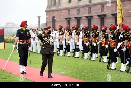 Neu-Delhi, Indien. September 2021. NEU DELHI, INDIEN - 7. SEPTEMBER: Der Chef der Armee von Bangladesch, Gen SM Shafiuddin Ahmed, inspiziert am 7. September 2021 in Neu Delhi, Indien, die Ehrenwache im South Block. (Foto von Arvind Yadav/Hindustan Times/Sipa USA) Quelle: SIPA USA/Alamy Live News Stockfoto