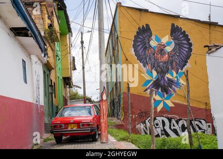 Bogota, Kolumbien, 4. September 2021, Distrikt Egipto. Typische Architektur der Nachbarschaft. Stockfoto