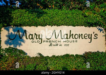 Mary Mahoney's Old French House Restaurant Schild ist am 5. September 2021 in Biloxi, Mississippi, abgebildet. Stockfoto
