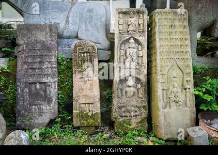 Teil der eklektischen Sammlung asiatischer Skulpturen auf dem Gelände des privat geführten, selbstgestalteten 'Hong Kong Museum of Stone Sculptures' in Tai Po Stockfoto