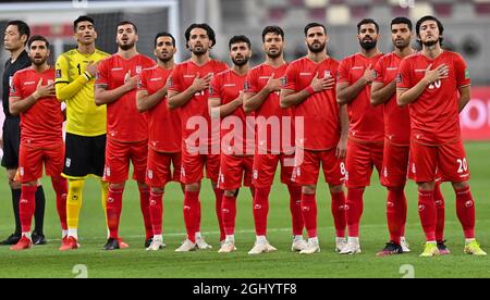 Doha, Katar. September 2021. Die Spieler des Iran stehen vor dem Qualifikationsspiel zur FIFA-Weltmeisterschaft zwischen dem Iran und dem Irak in Doha, Katar, am 7. September 2021 an. Kredit: Nikku/Xinhua/Alamy Live Nachrichten Stockfoto