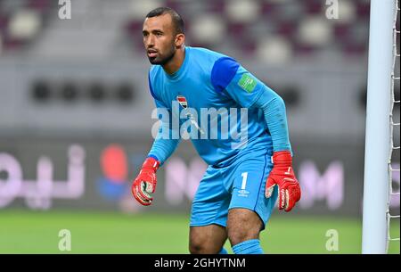 Doha, Katar. September 2021. Torwart Fahad Talib Raheem aus dem Irak reagiert während des FIFA-WM-Qualifikationsspiel zwischen dem Iran und dem Irak in Doha, Katar, am 7. September 2021. Kredit: Nikku/Xinhua/Alamy Live Nachrichten Stockfoto