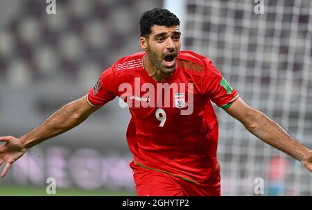 Doha, Katar. September 2021. Mehdi Taremi aus dem Iran feiert nach seinem Tor beim Qualifikationsspiel der FIFA-Weltmeisterschaft zwischen dem Iran und dem Irak in Doha, Katar, am 7. September 2021. Kredit: Nikku/Xinhua/Alamy Live Nachrichten Stockfoto