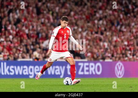 Kopenhagen, Dänemark. September 2021. Andreas Christensen (6) aus Dänemark, gesehen während der UEFA-WM-Qualifikation zwischen Dänemark und Israel in Parken in Kopenhagen. (Foto: Gonzales Photo/Alamy Live News Stockfoto