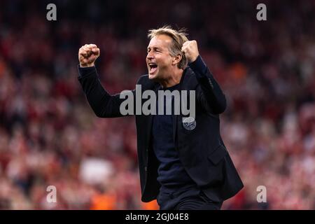 Kopenhagen, Dänemark. September 2021. Cheftrainer Kasper Hjulmand aus Dänemark sah nach dem Sieg der UEFA-WM-Qualifikation zwischen Dänemark und Israel 5-0 in Parken in Kopenhagen. (Bildnachweis: Gonzales Photo - Dejan Obretkovic). Stockfoto