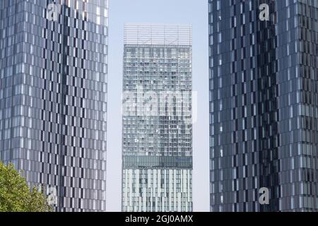 Der Beetham Tower aus der Sicht des Deansgate Square Skyscraper Clusters. Stockfoto