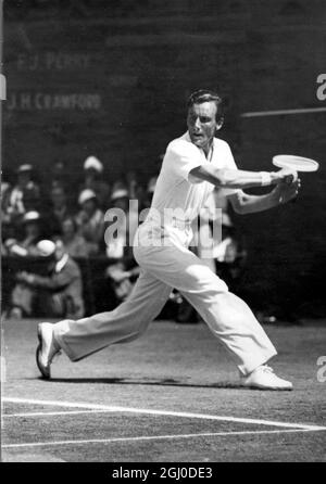 Fred Perry 1936 in Wimbledon in Aktion Stockfoto