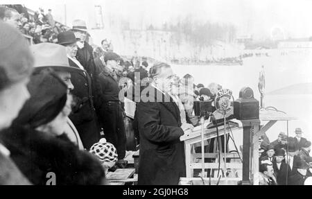 Offizielle Eröffnung der Olympischen Winterspiele durch den Gouverneur von New York, Franklin Roosevelt, am Lake Placid, USA 4. Februar 1932 ©TopFoto Stockfoto