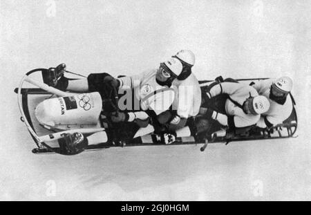 1936 Olympische Winterspiele Garmisch - Partenkirchen, Deutschland Großbritannien I - 4 Mann Bobmannschaft in Aktion. Sie gewannen die Bronzemedaille. ©TopFoto Stockfoto