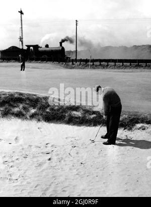 Alle, die im Laufe des Jahres erfolgreich in Profisielen waren, werden nächste Woche in St Andrews für das Masters' Tournament, den St Andrews Golf Course, Fife, Schottland, sein. Hier einige Amatuer Spieler. Oktober 1949 Stockfoto