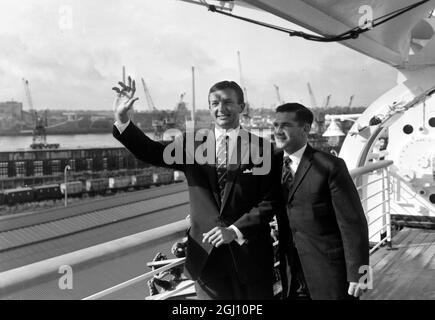 AUSTRALISCHE CRICKET-NATIONALMANNSCHAFT TOURISTEN IN TILBURY, ESSEX 21 APRIL 1961 Stockfoto