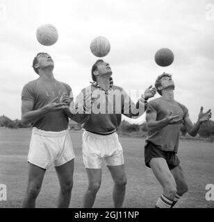 FUSSBALL CHELSEA FUSSBALLSPIELER IM TRAINING 27. JULI 1961 Stockfoto