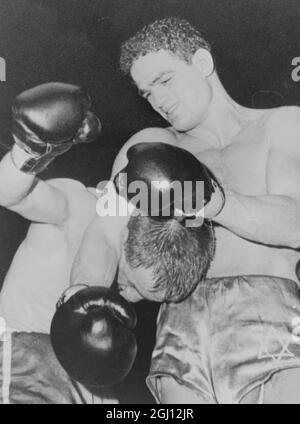 BOXER ALPHONSE HALIMI V JOHNNY CALDWELL - BOXEN IN LONDON 1. NOVEMBER 1961 Stockfoto