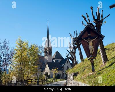 Kirche San Vigilio. Moena im Fassatal in den Dolomiten, Italien. Stockfoto