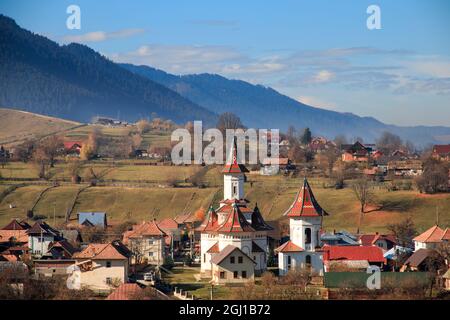 Europa, Rumänien, Bucovina, Campulung Moldovenesc, Herbstfarben. Stockfoto