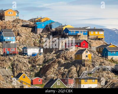 Die Stadt Uummannaq, nordwestlich von Grönland, liegt auf einer Insel im Uummannaq Fjordsystem. Stockfoto