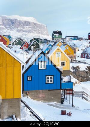 Stadt Uummannaq im Winter im Norden Grönlands, Dänemark. Stockfoto