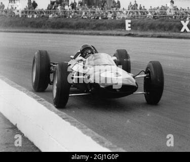Jim Clark : 1936 - 1968 , britischer Formel-1-Rennfahrer aus Schottland , gezeigt in Silverstone , England , in seinem Lotus-Climax als Sieger des International Daily Express Trophy Race 11. Mai 1963 Stockfoto