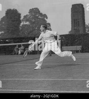 Gottfried von Cramm spielt bei Wimbledon Tennisturnieren 19. Juni 1936 Stockfoto