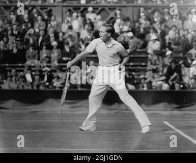 Gottfried von Cramm spielt bei Wimbledon Tennisturnieren 27. Juni 1935 Stockfoto