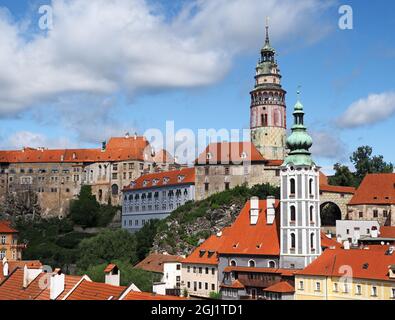 Blick auf Èeský Krumlov (Tschechische Krumlov, eine historische Stadt in Südböhmen an der Moldau, ein berühmtes UNESCO-Denkmal, Tschechische Republik Stockfoto