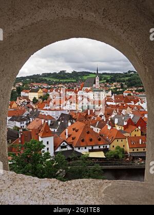 Blick auf Èeský Krumlov (Tschechische Krumlov, eine historische Stadt in Südböhmen an der Moldau, ein berühmtes UNESCO-Denkmal, Tschechische Republik Stockfoto